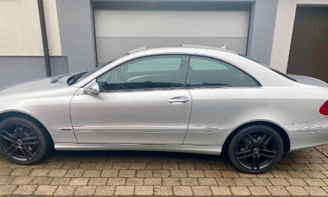 Gebraucht Mercedes CLK280 231 PS (169 kW) 2009 Silber Coupé