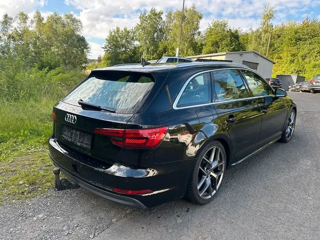 Gebraucht Audi A4 S-line plus 190 PS (139 kW) 2016 Schwarz Kombi