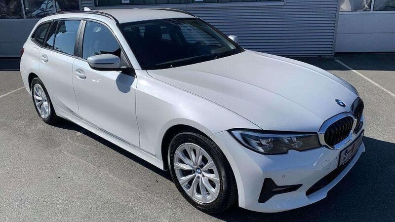 Mineralweiss metallic Gebraucht 2022 BMW 320 Kombi | 28.900 € (Guter Preis) - Bild 1/4