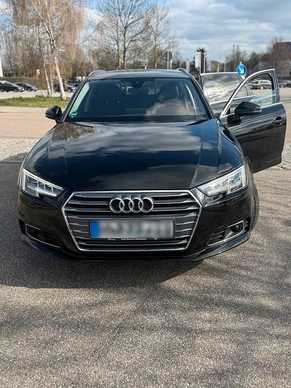 Gebraucht Audi A4 Comfort 190 PS (139 kW) 2018 Schwarz Kombi
