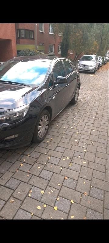 Schwarz Gebraucht 2015 Opel Astra Limousine | 5.000 € (Guter Preis) - Bild 1/4