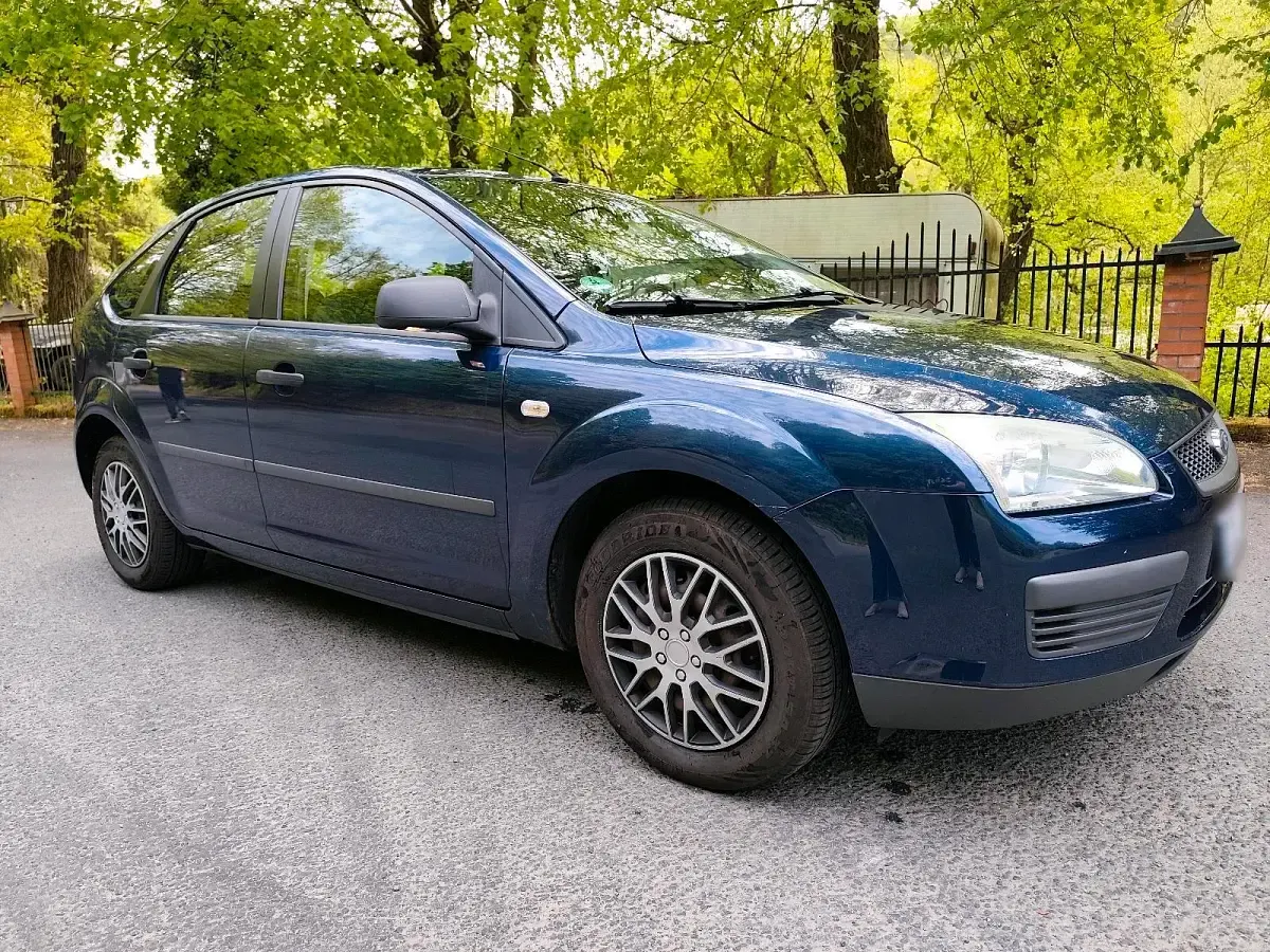 Gebraucht Ford Focus 100 PS (73 kW) 2006 Blau Limousine
