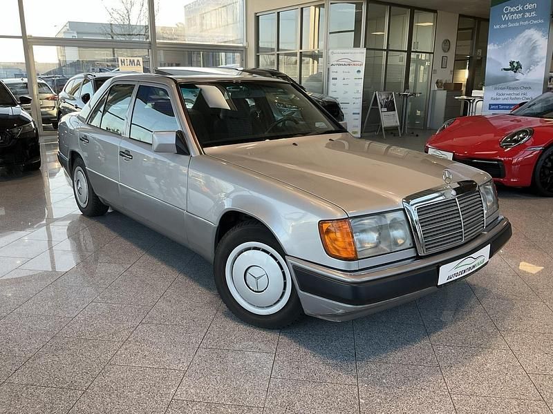 Gebraucht Mercedes E230 132 PS (97 kW) 1991 Brillantsilber  metallic Limousine