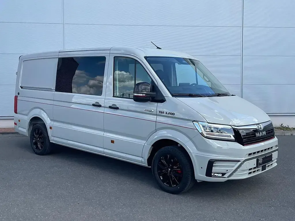 Neu MAN TGE 205 PS (150 kW) 2026 Schiefergrau r7015 Van