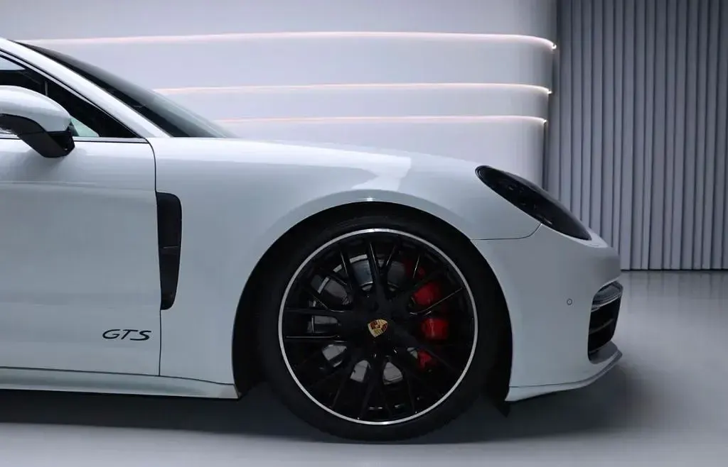 Gebraucht Porsche Panamera GTS Sport 460 PS (338 kW) 2019 Weiß Kleinwagen