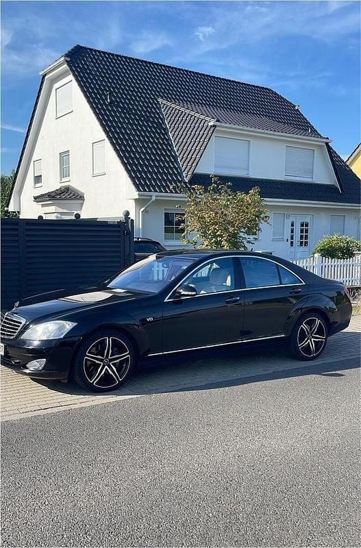 Schwarz Gebraucht 2008 Mercedes S500 Limousine | 15.000 € - Bild 1/4