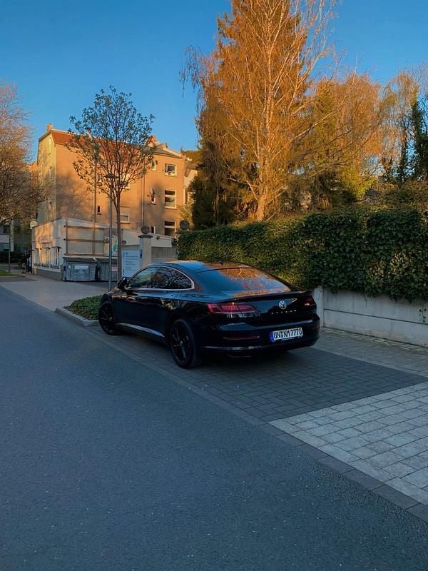 Gebraucht VW Arteon 150 PS (110 kW) 2018 Schwarz Kleinwagen