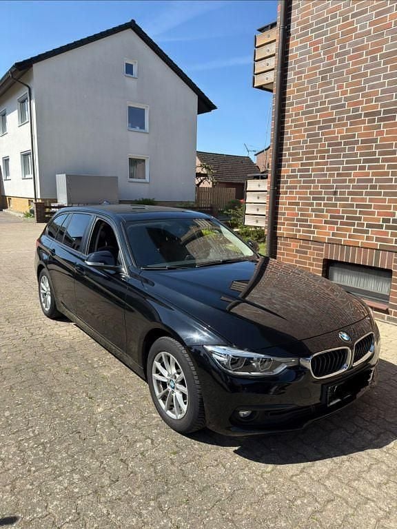 Second-hand BMW 318 150 CP (110 kW) 2017 Negru Break