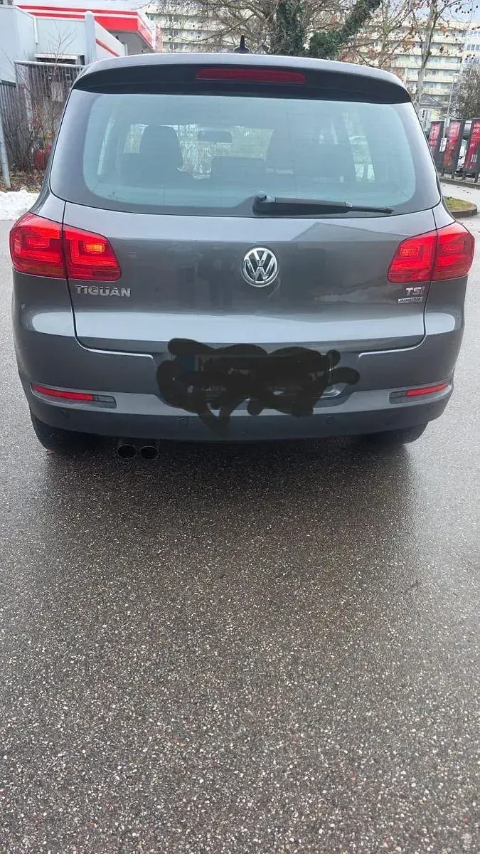 Gebraucht VW Tiguan Trendline 125 PS (91 kW) 2014 Grau SUV