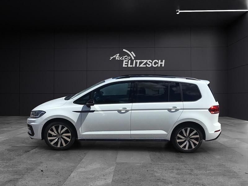 Gebraucht VW Touran Highline 150 PS (110 kW) 2024 Pure white Van / Kleinbus