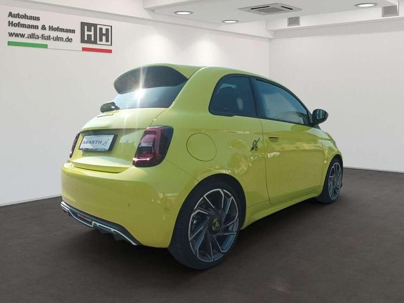 Gebraucht Abarth 500 Scorpionissima 114 kW (155 PS) 2023 Acid green Limousine