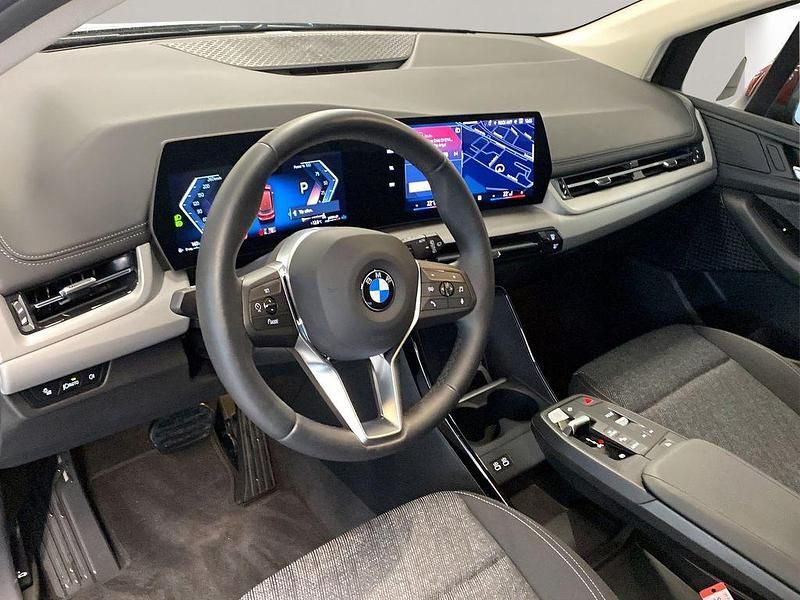 Gebraucht BMW 220 Active Tourer Efficient Dynamics 156 PS (114 kW) 2025 Rot Van / Kleinbus