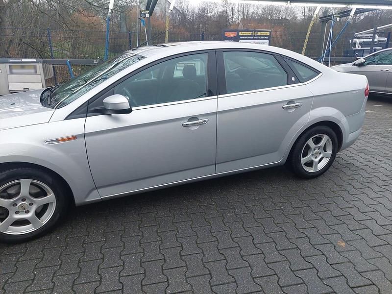 Gebraucht Ford Mondeo 160 PS (117 kW) 2007 Silber Limousine