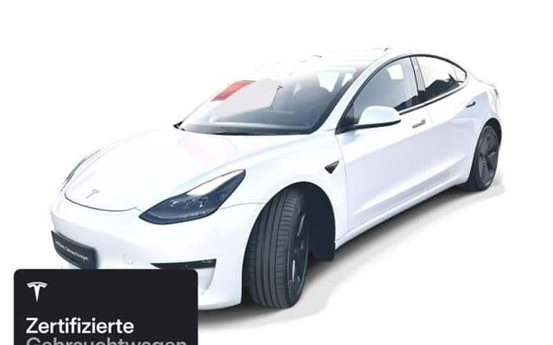 Weiß Gebraucht 2021 Tesla Model 3 Long Range RWD Limousine | 26.900 € (Etwas zu teuer) - Bild 1/4
