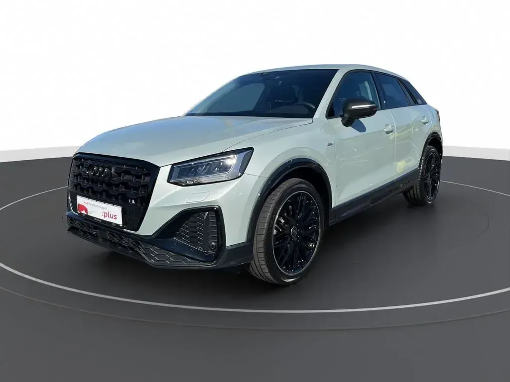 Gebraucht Audi Q2 S-Line 116 PS (85 kW) 2024 Tausilber metallic SUV