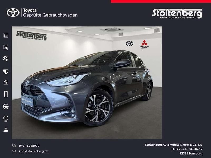 Grey metallic Gebraucht 2025 Toyota Yaris Hybrid Kleinwagen | 20.980 € (Superpreis) - Bild 1/4