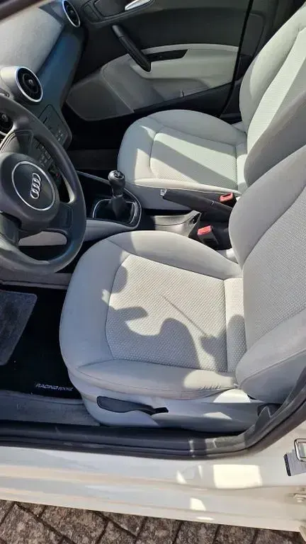 Gebraucht Audi A1 Sportback Ambition 86 PS (63 kW) 2012 Weiß Kleinwagen
