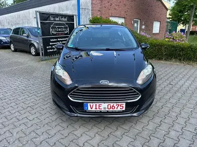 Gebraucht Ford Fiesta Trend 80 PS (58 kW) 2013 Schwarz Kleinwagen