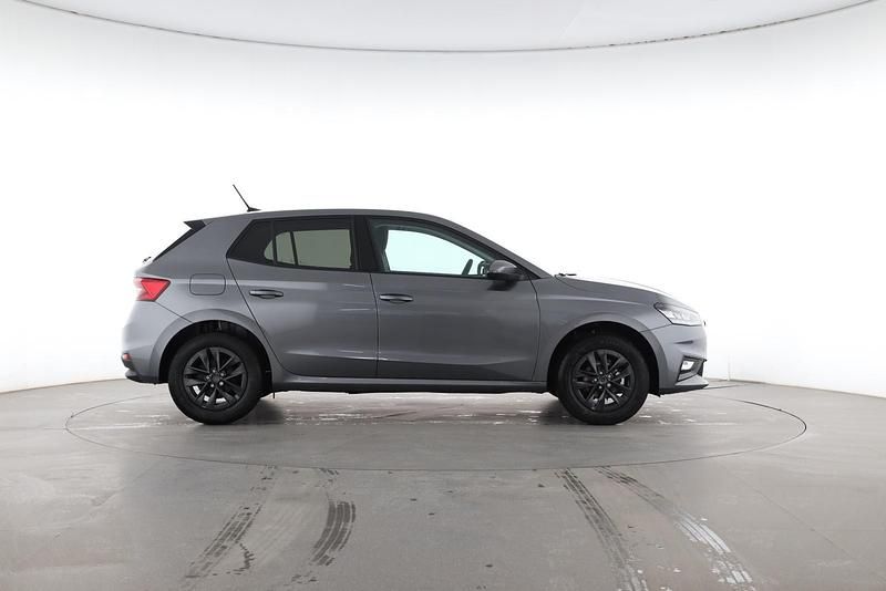 Neu Skoda Fabia Selection 95 PS (69 kW) 2025 Graphitegrau Limousine