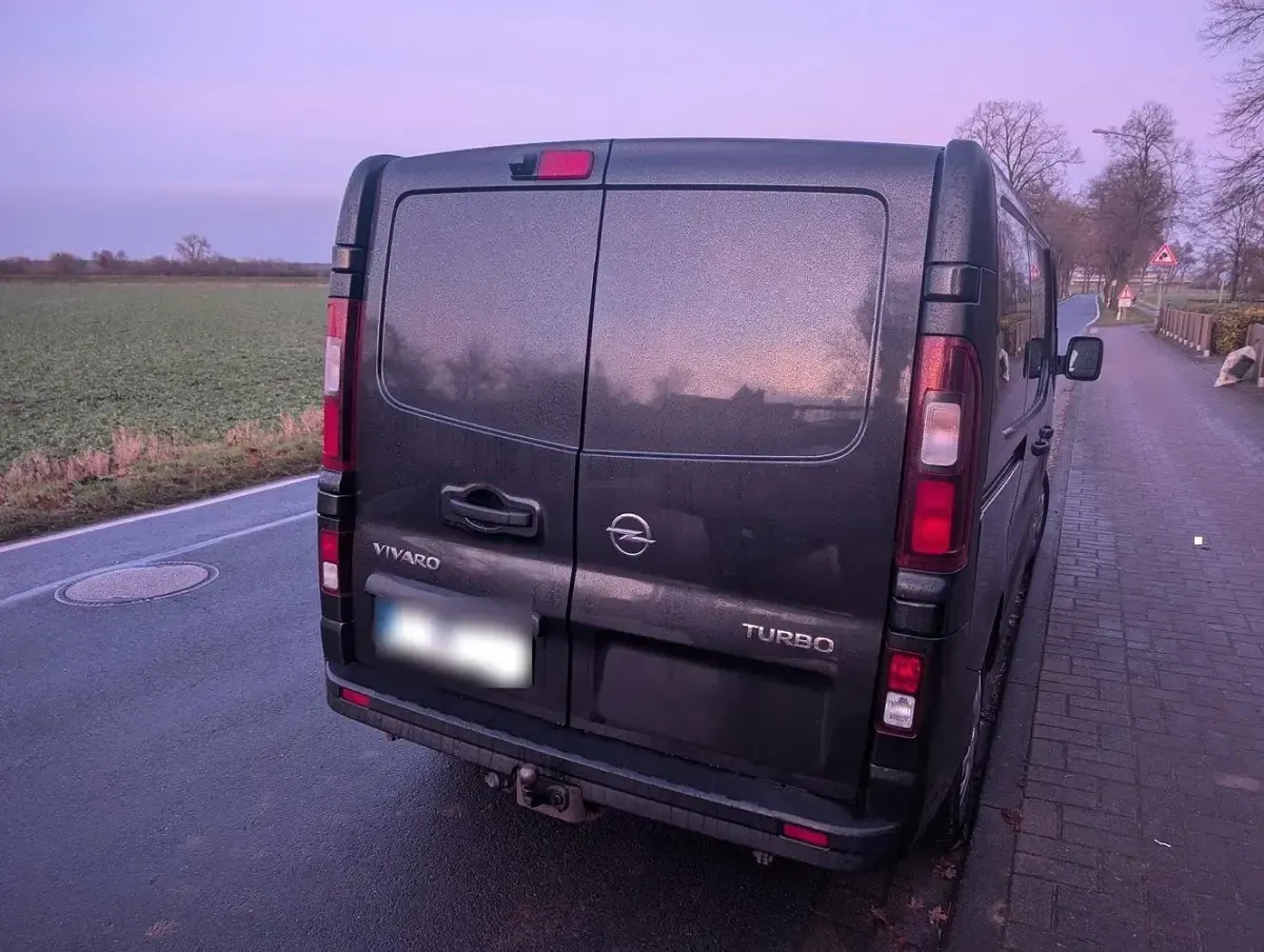 Gebraucht Opel Vivaro 140 PS (102 kW) 2016 Schwarz Van / Kleinbus