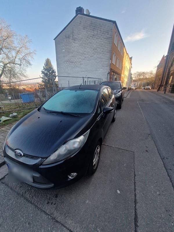 Gebraucht Ford Fiesta 60 PS (44 kW) 2012 Schwarz Kleinwagen