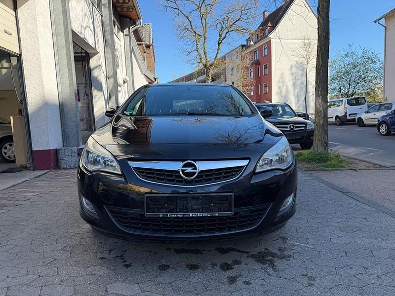 Gebraucht Opel Astra Edition 101 PS (74 kW) 2010 Schwarz Limousine