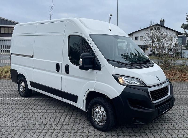 Gebraucht Peugeot Boxer 165 PS (121 kW) 2019 Weiß Van