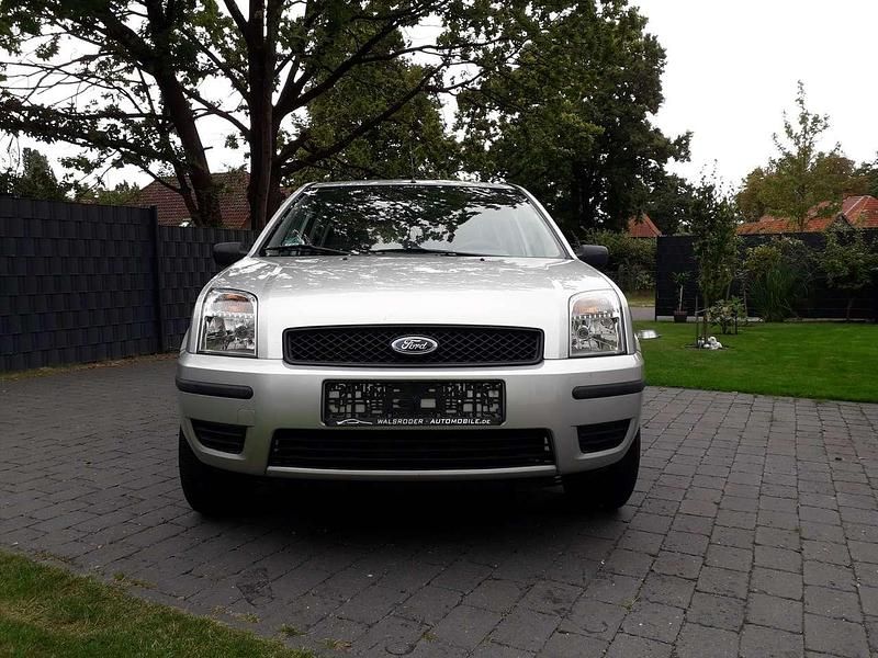 Silber Gebraucht 2003 Ford Fusion Limousine | 1.950 € (Fairer Preis) - Bild 1/4