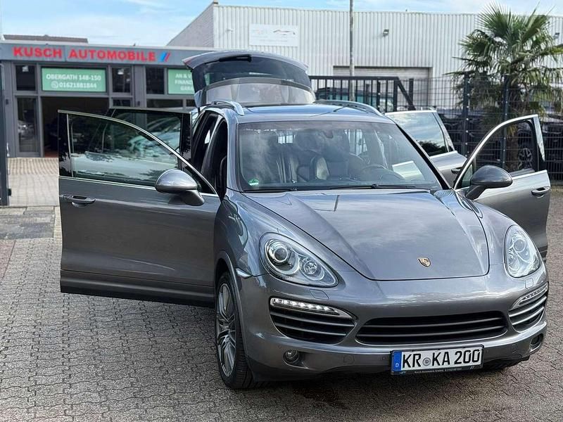 Gebraucht Porsche Cayenne 245 PS (180 kW) 2012 Grau SUV