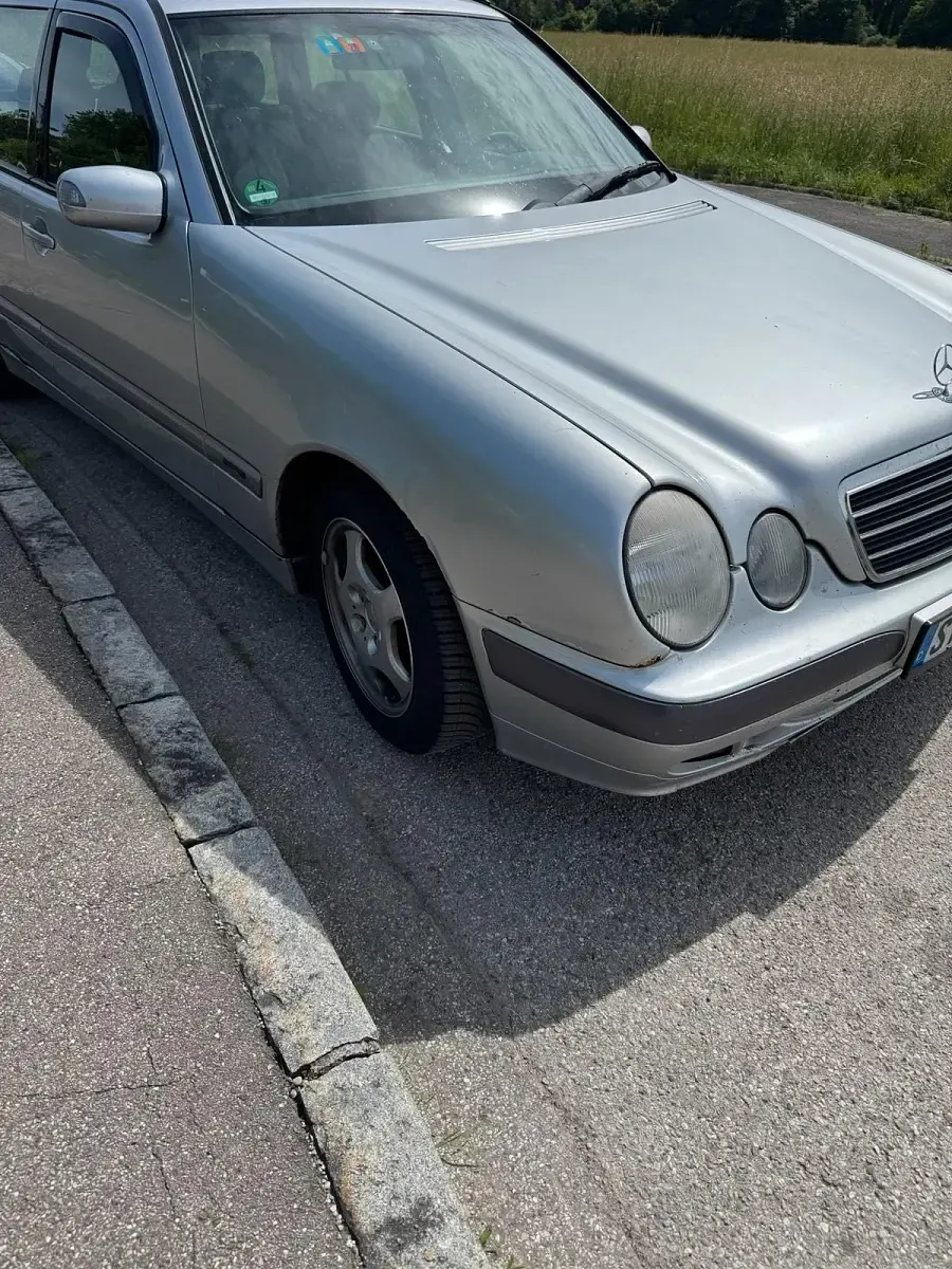 Gebraucht Mercedes E320 197 PS (144 kW) 2001 Silber Kombi