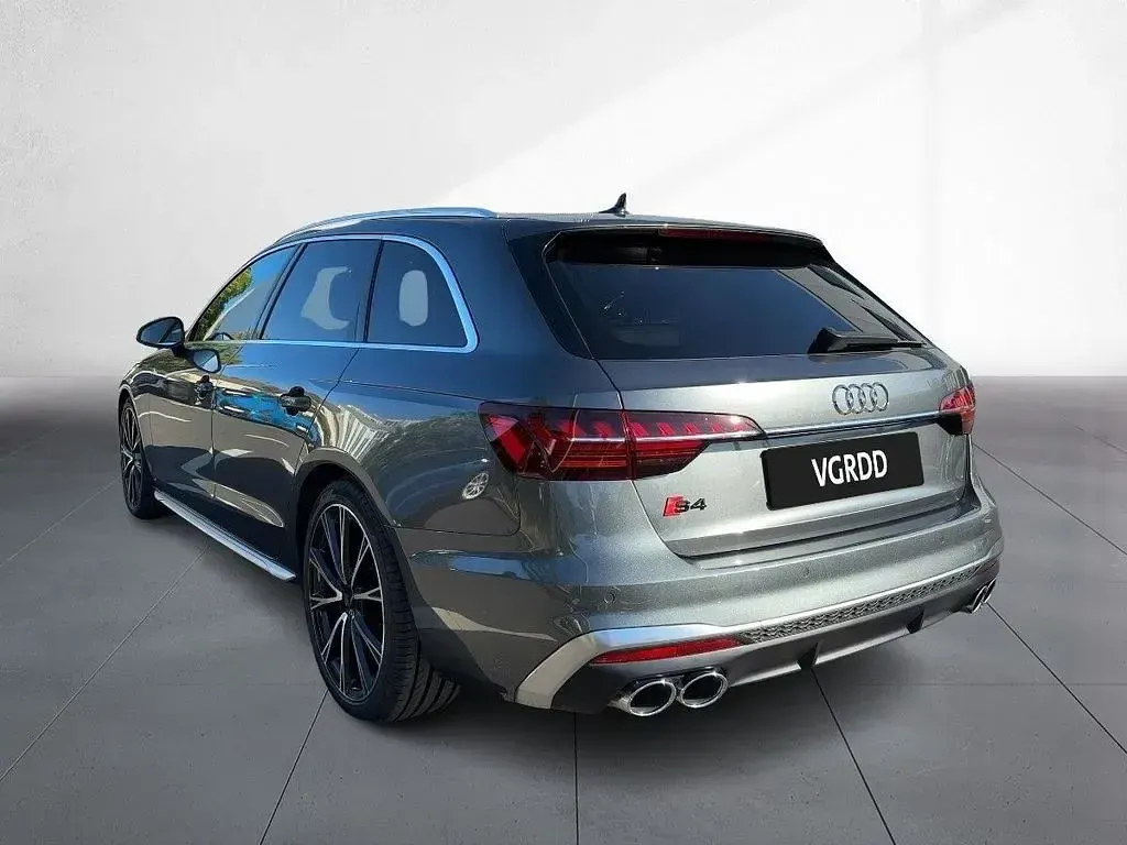 Gebraucht Audi S4 Sport 341 PS (250 kW) 2022 Daytonagrau perleffekt Kombi