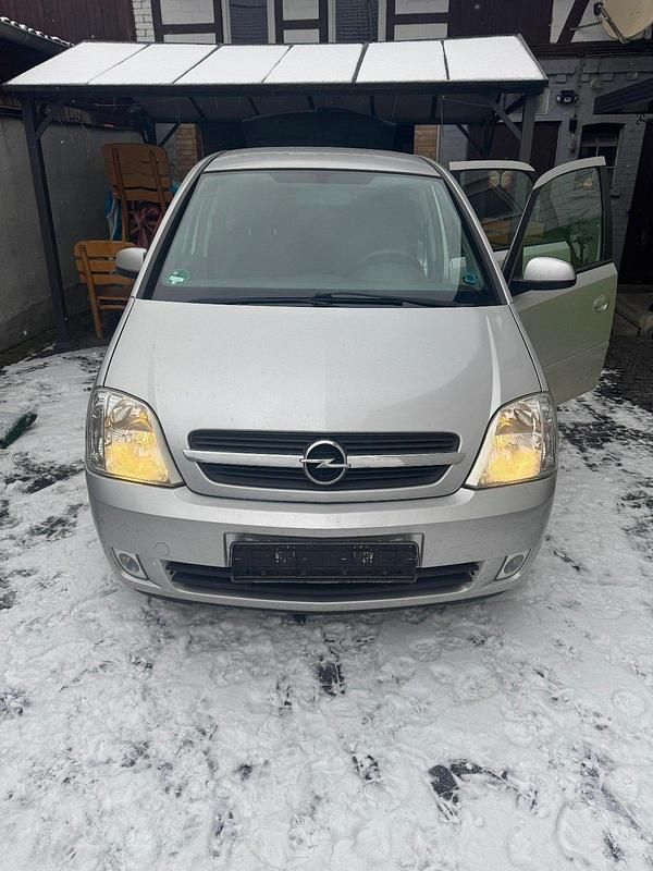 Grau Gebraucht 2004 Opel Meriva Van / Kleinbus | 1.199 € (Guter Preis) - Bild 1/4