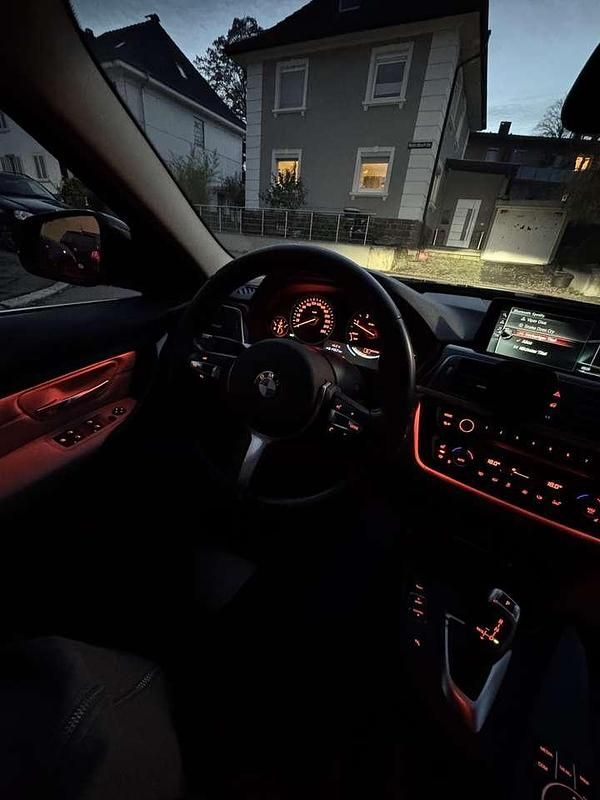 Gebraucht BMW 318 Advantage 150 PS (110 kW) 2017 Schwarz Kombi