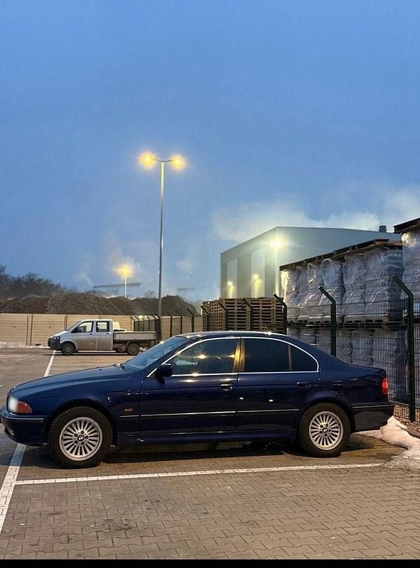 Gebraucht BMW 523 170 PS (125 kW) 1998 Blau Limousine