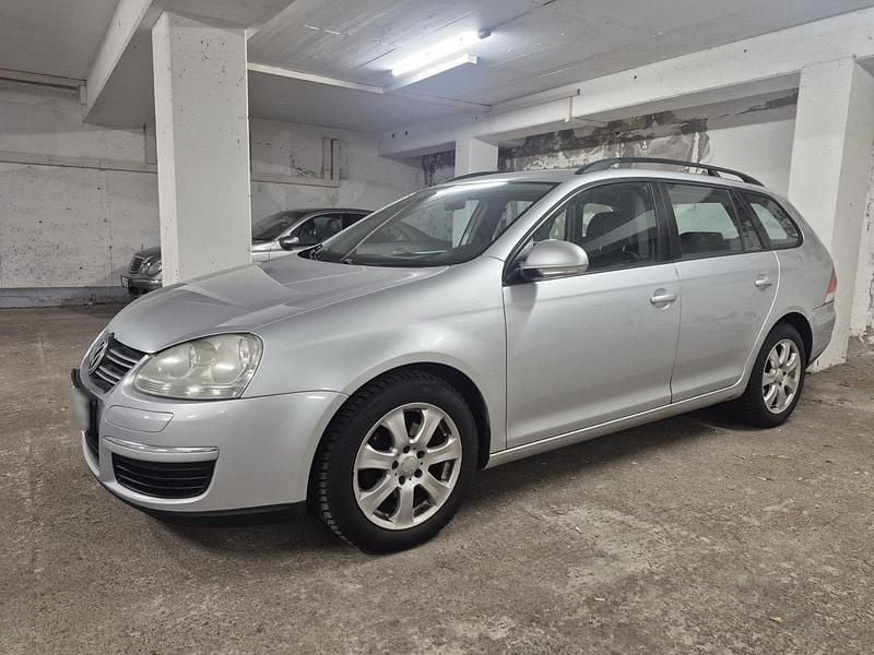 Second-hand VW Golf VI 101 CP (74 kW) 2008 Argintiu Hatchback