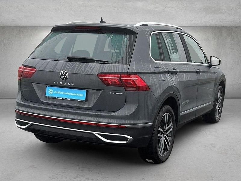 Gebraucht VW Tiguan Elegance 245 PS (180 kW) 2022 Grau SUV