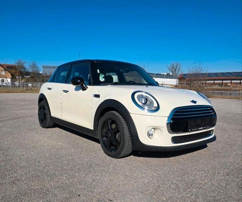 Używany Mini Cooper 136 KM (100 kW) 2015 Biały Hatchback