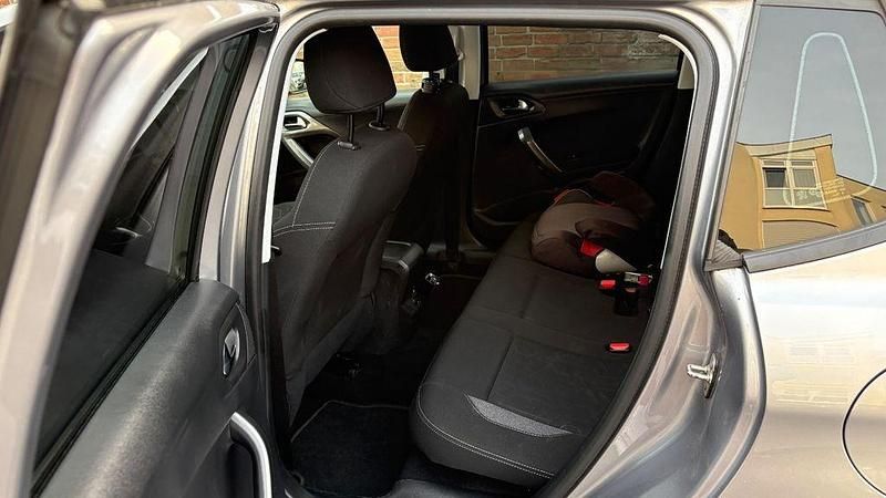 Gebraucht Peugeot 2008 Style 82 PS (60 kW) 2017 Silber SUV