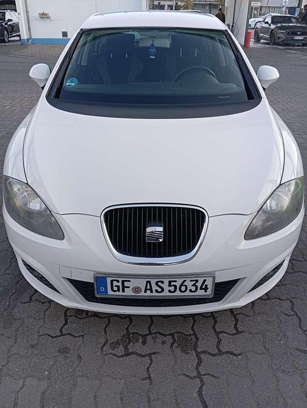 Weiß Gebraucht 2010 Seat Leon Ecomotive Limousine | 3.400 € (Fairer Preis) - Bild 1/4