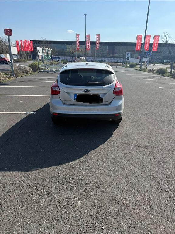 Gebraucht Ford Focus Titanium 116 PS (85 kW) 2012 Silber Limousine