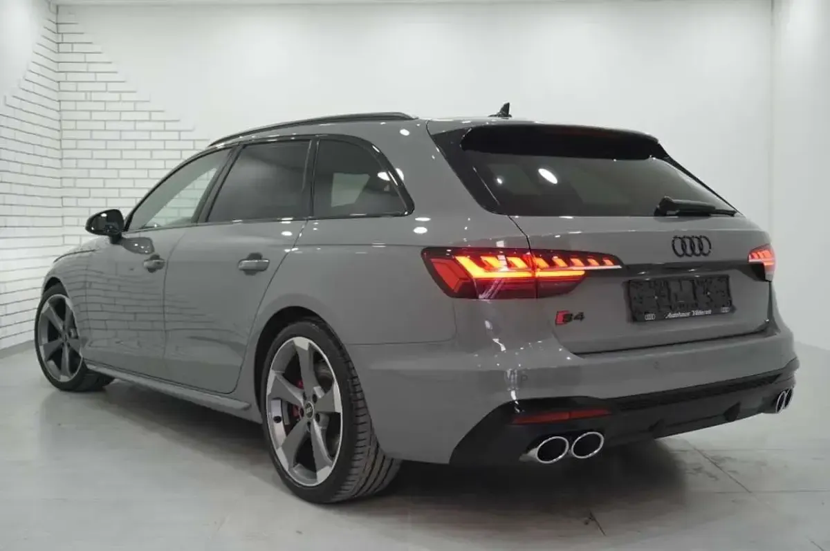 Gebraucht Audi S4 Sport 341 PS (250 kW) 2022 Quantumgrau Kombi