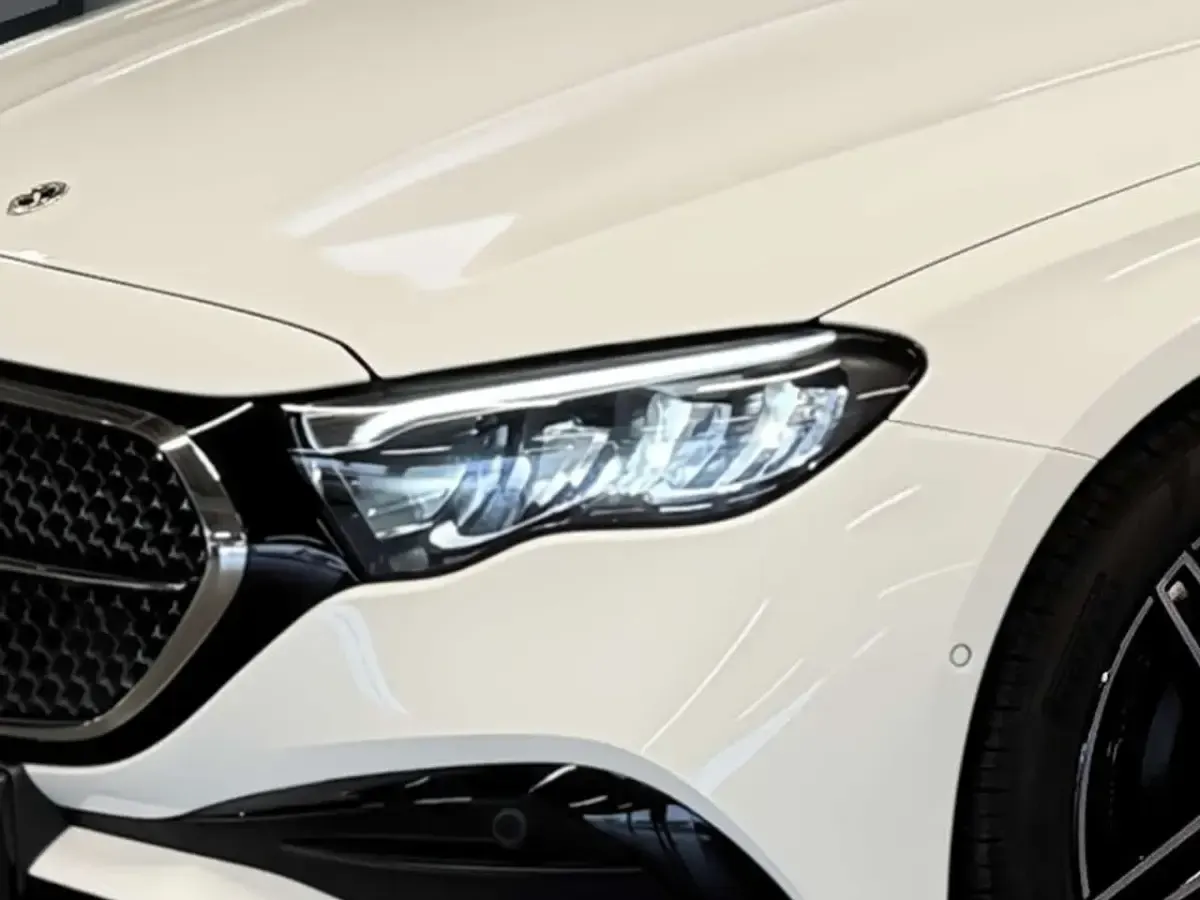 Usado Mercedes E220 AMG 197 CV (144 kW) 2025 Blanco Familiar