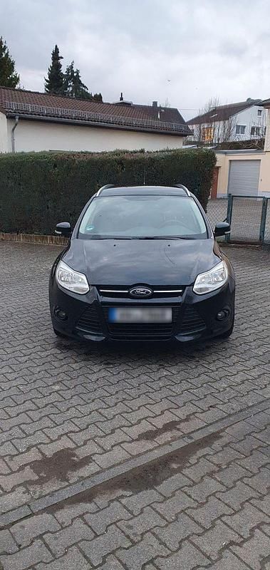 Gebraucht Ford Focus Trend 125 PS (91 kW) 2011 Schwarz Kombi