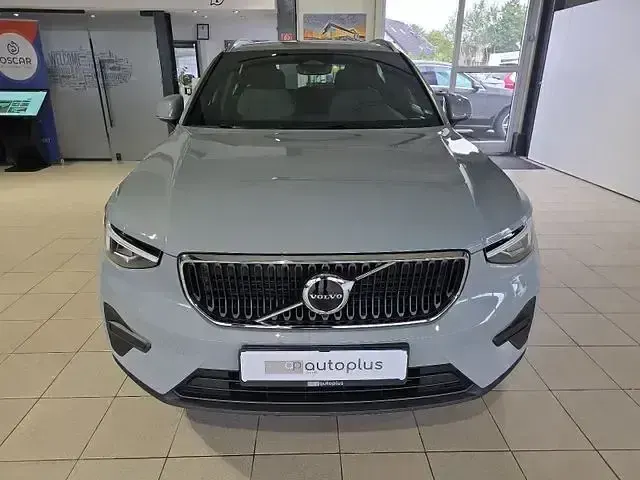 Gebraucht Volvo XC40 Core 163 PS (119 kW) 2024 Grau SUV