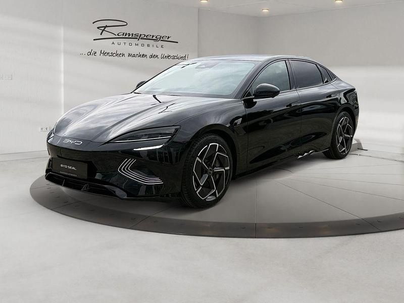 Neu BYD Seal Design 230 kW (313 PS) 2026 Space black Limousine