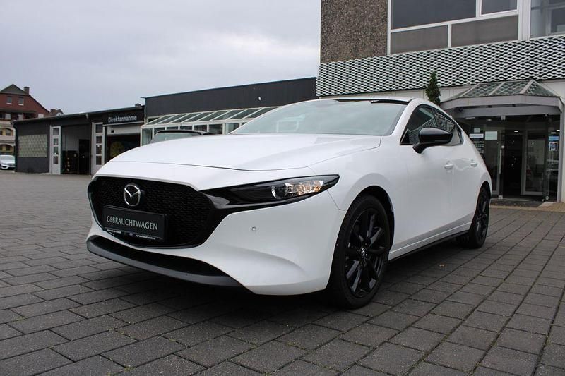 Weiß Gebraucht 2023 Mazda 3 Homura-Line Limousine | 23.490 € (Guter Preis) - Bild 1/4