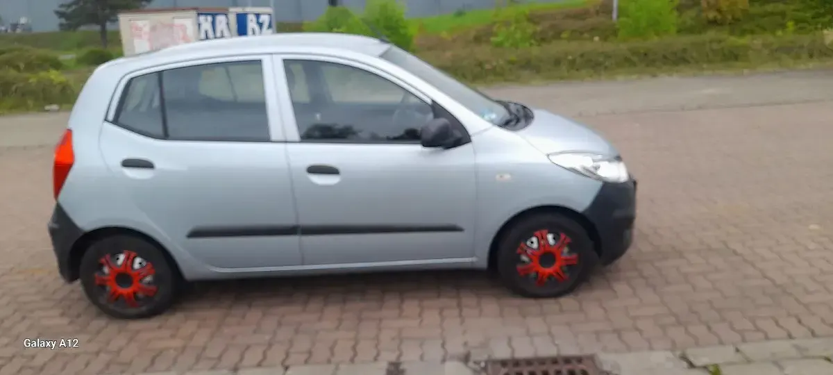 Gebraucht Hyundai i10 Style 69 PS (50 kW) 2012 Silber Kleinwagen