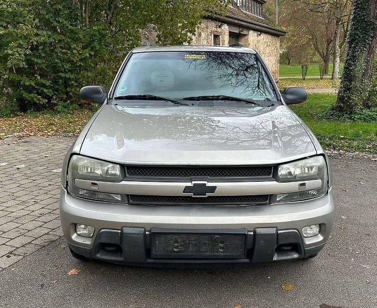 Grau Gebraucht 2001 Chevrolet TrailBlazer LT SUV | 1.500 € - Bild 1/4