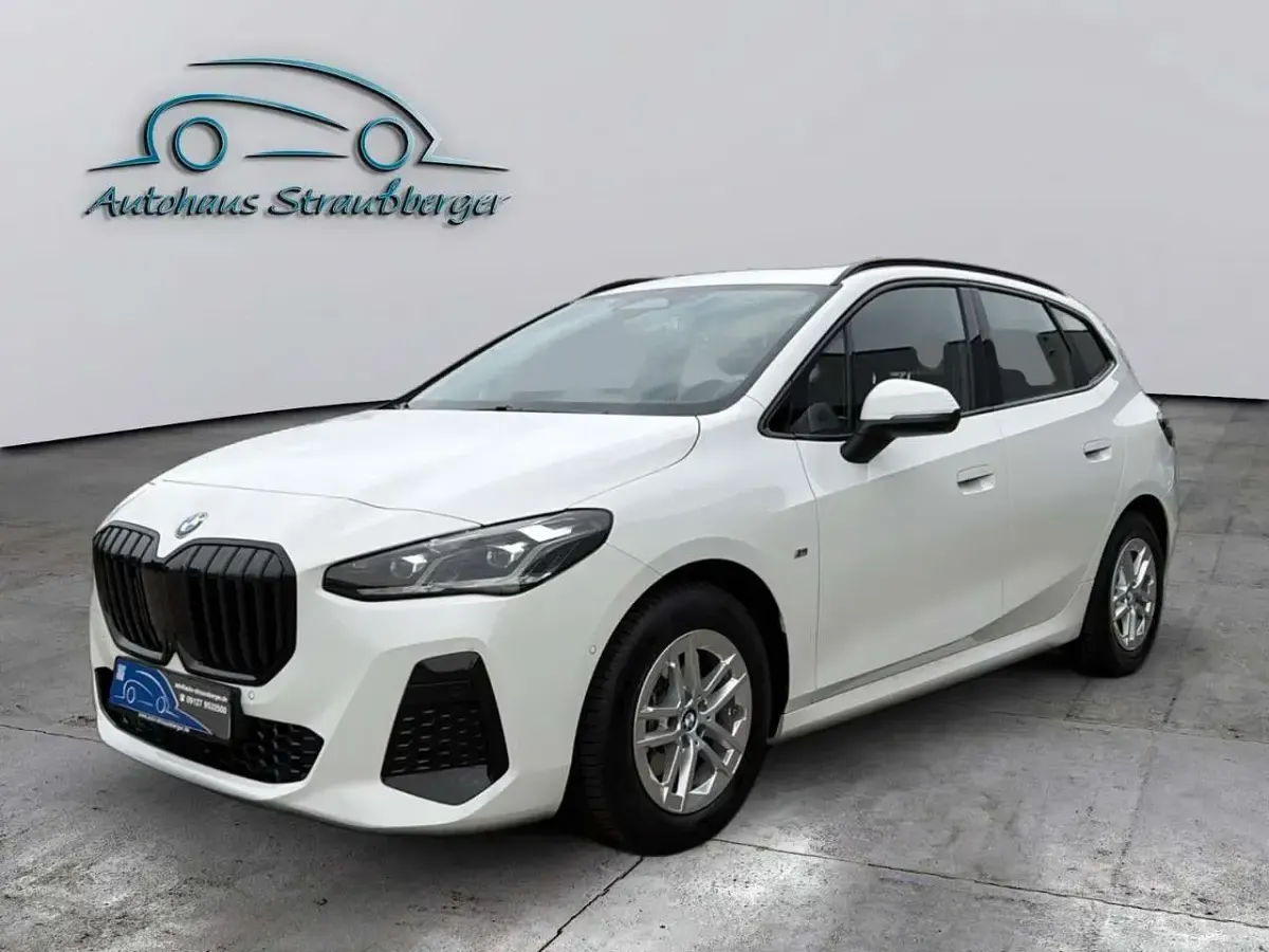 Gebraucht BMW 220 M Sport 170 PS (125 kW) 2024 Alpinweiss iii Coupé