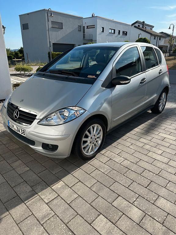 Grau Gebraucht 2006 Mercedes A170 Classic Van / Kleinbus | 3.499 € (Guter Preis) - Bild 1/4